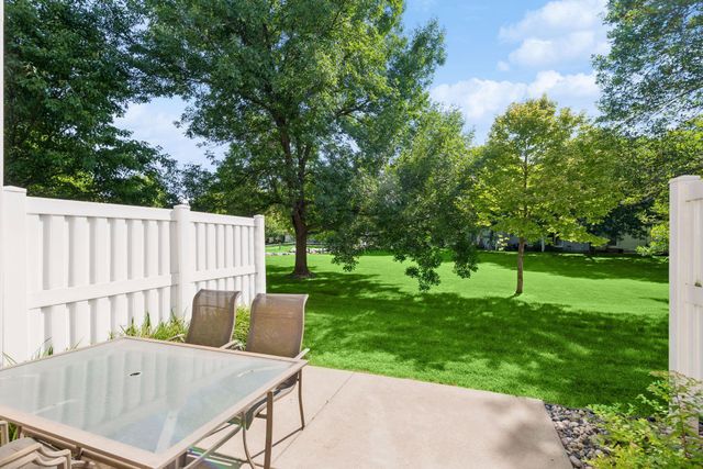 7764 Arboretum Village, Chanhassen, MN 55317