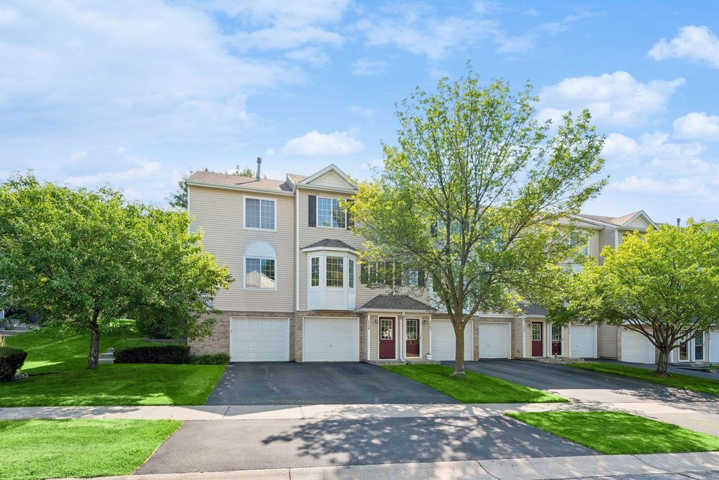 7764 Arboretum Village, Chanhassen, MN 55317