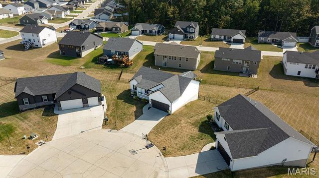 124 Edgewater Court, Moscow Mills, MO 63362