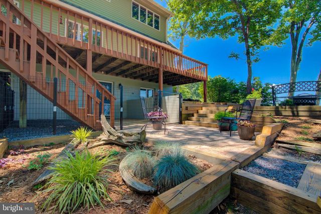 579 BAY POINTE DR, Montross, VA 22520
