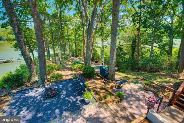 579 BAY POINTE DR, Montross, VA 22520