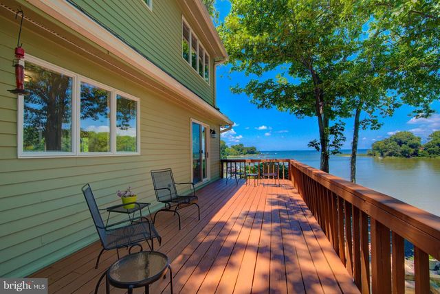 579 BAY POINTE DR, Montross, VA 22520