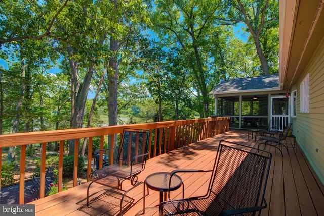 579 BAY POINTE DR, Montross, VA 22520