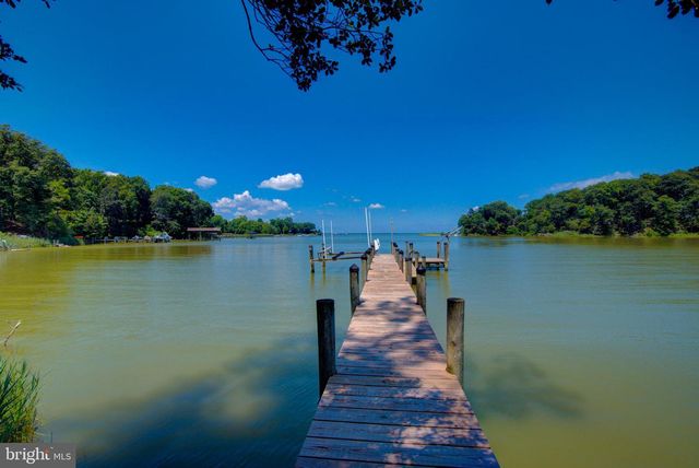 579 BAY POINTE DR, Montross, VA 22520