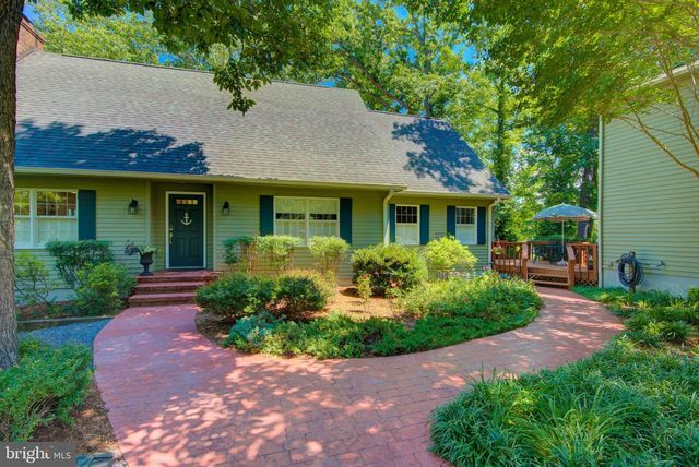 579 BAY POINTE DR, Montross, VA 22520
