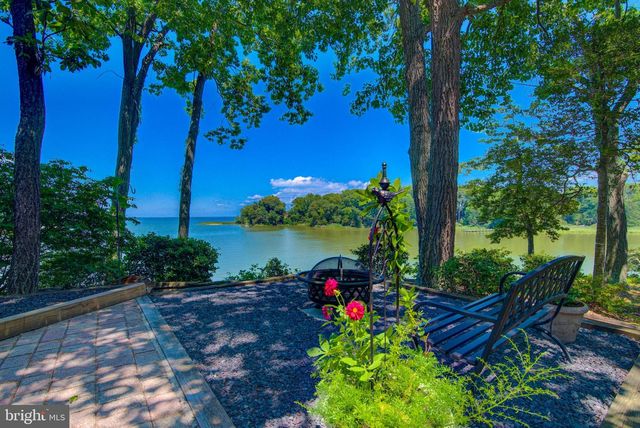 579 BAY POINTE DR, Montross, VA 22520