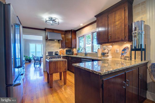 579 BAY POINTE DR, Montross, VA 22520