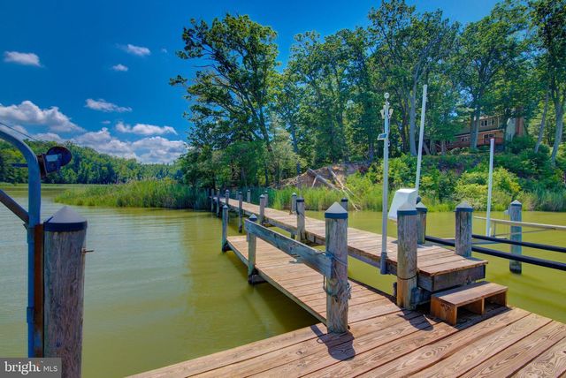 579 BAY POINTE DR, Montross, VA 22520