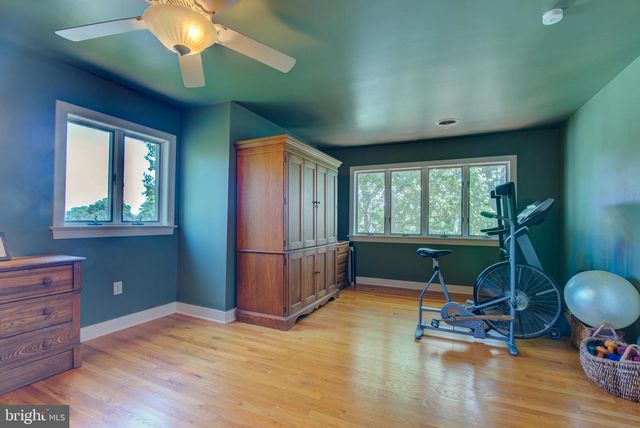 579 BAY POINTE DR, Montross, VA 22520