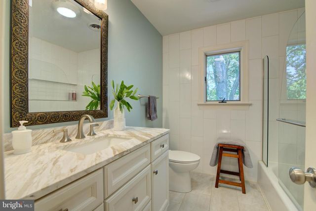 579 BAY POINTE DR, Montross, VA 22520