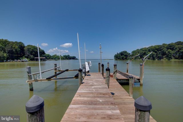 579 BAY POINTE DR, Montross, VA 22520