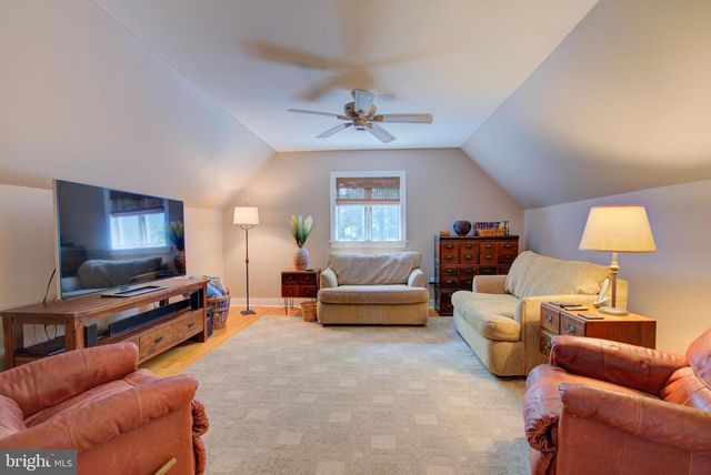 579 BAY POINTE DR, Montross, VA 22520