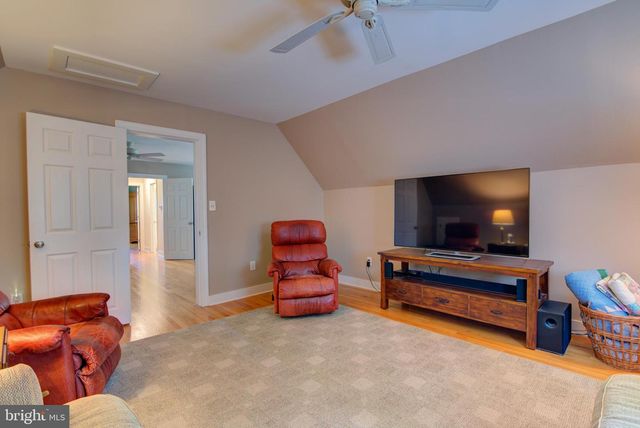 579 BAY POINTE DR, Montross, VA 22520