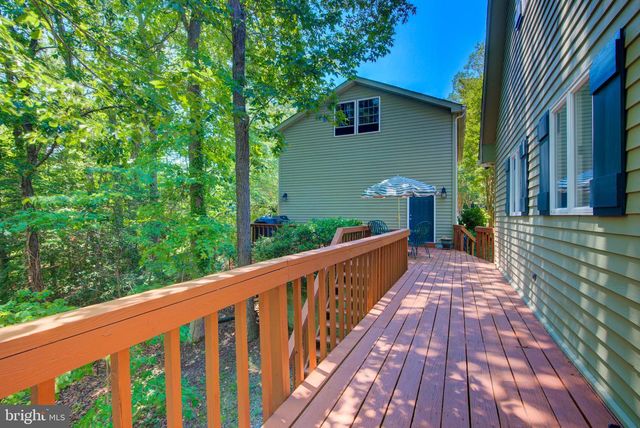 579 BAY POINTE DR, Montross, VA 22520