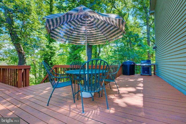 579 BAY POINTE DR, Montross, VA 22520