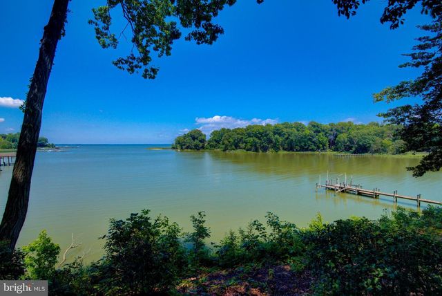 579 BAY POINTE DR, Montross, VA 22520