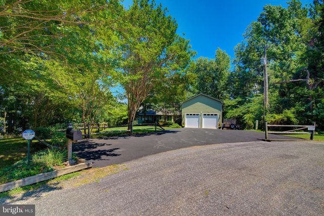 579 BAY POINTE DR, Montross, VA 22520