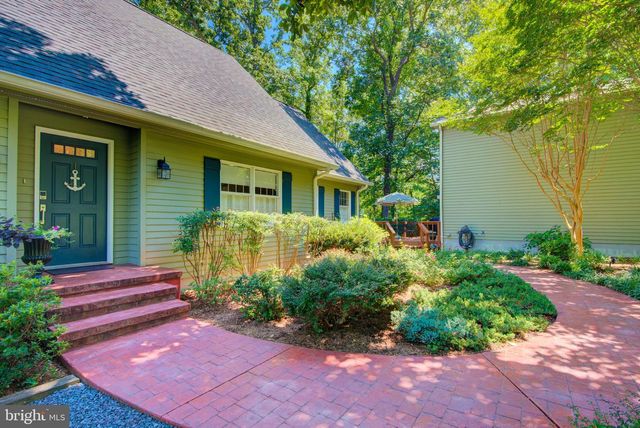 579 BAY POINTE DR, Montross, VA 22520