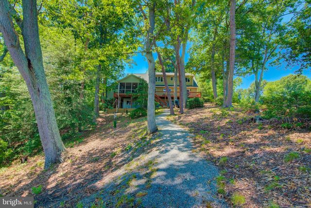 579 BAY POINTE DR, Montross, VA 22520