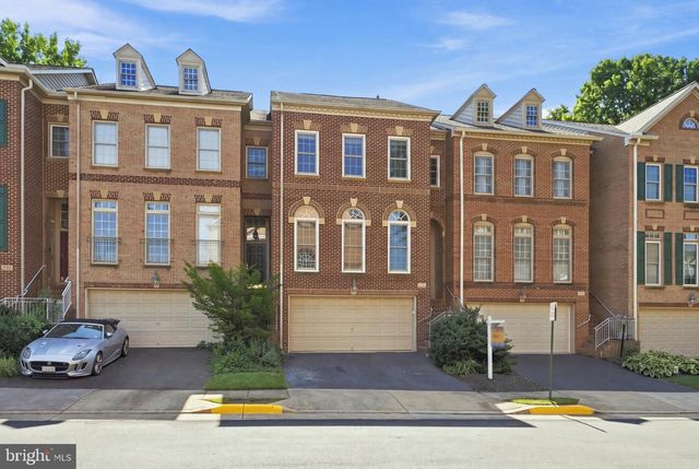 12483 ROSE PATH CIR, Fairfax, VA 22033