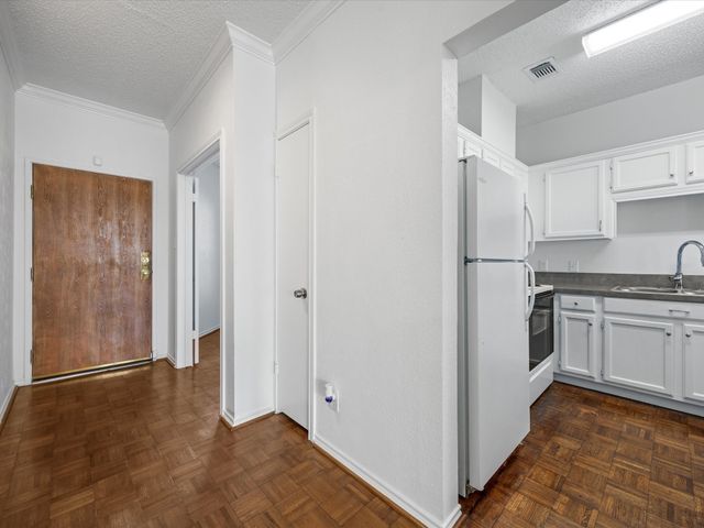 5310 Keller Springs Road 332, Dallas, TX 75248