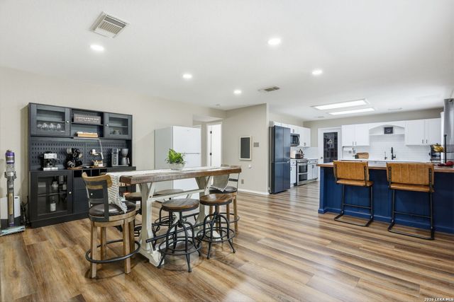9023 Camino Rey, San Antonio, TX 78245