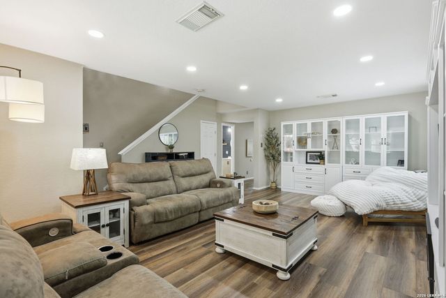 9023 Camino Rey, San Antonio, TX 78245