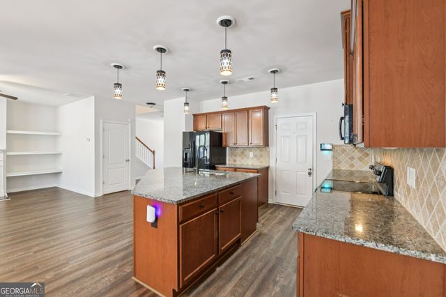 2880 Cooper Brook Drive, Snellville, GA 30078