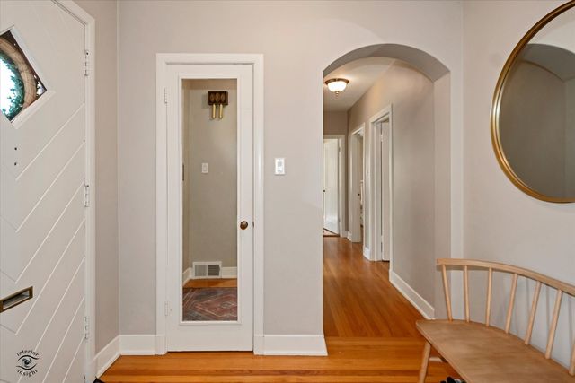 10025 S Hamilton Avenue, Chicago, IL 60643