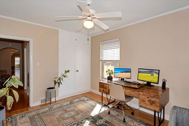 10025 S Hamilton Avenue, Chicago, IL 60643