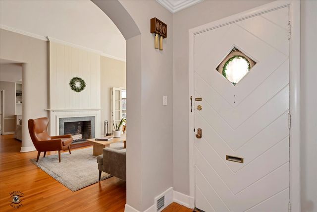 10025 S Hamilton Avenue, Chicago, IL 60643