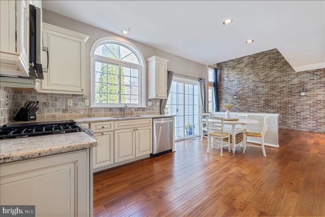 5401 WINDTREE DR, Doylestown, PA 18902