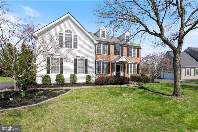 5401 WINDTREE DR, Doylestown, PA 18902