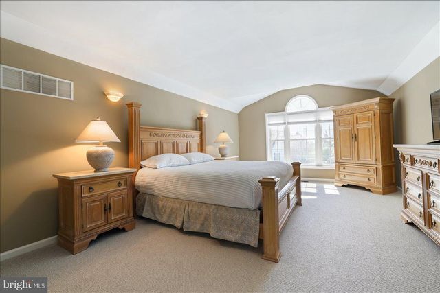 5401 WINDTREE DR, Doylestown, PA 18902