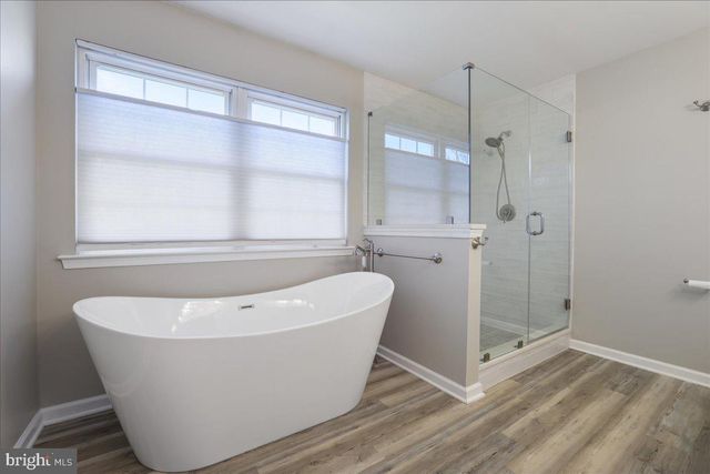 5401 WINDTREE DR, Doylestown, PA 18902