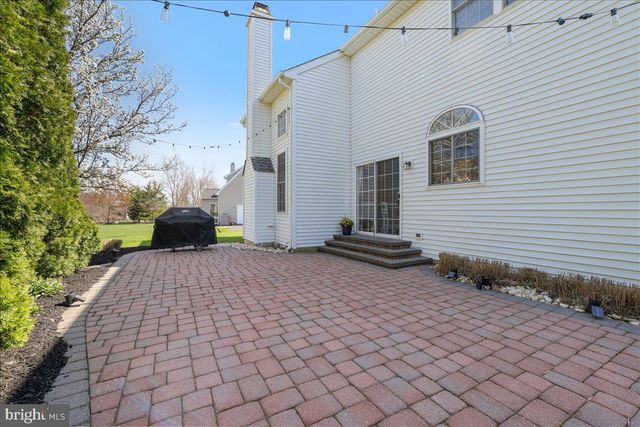 5401 WINDTREE DR, Doylestown, PA 18902