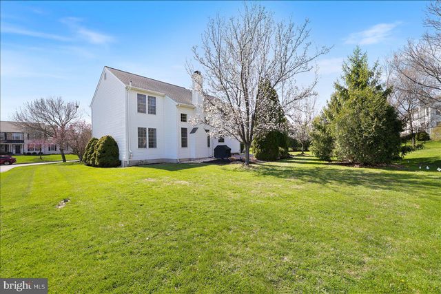 5401 WINDTREE DR, Doylestown, PA 18902