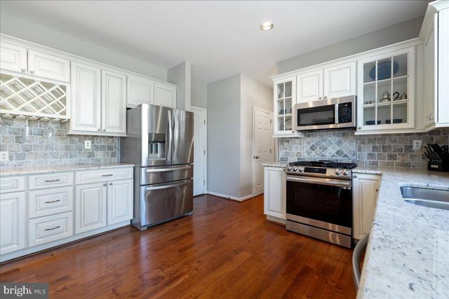 5401 WINDTREE DR, Doylestown, PA 18902