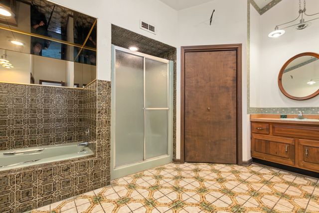 5608 S Gilbert Avenue, La Grange Highlands, IL 60525