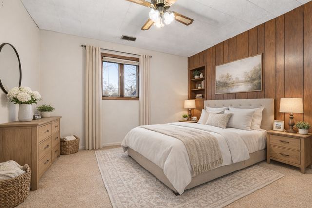 5608 S Gilbert Avenue, La Grange Highlands, IL 60525