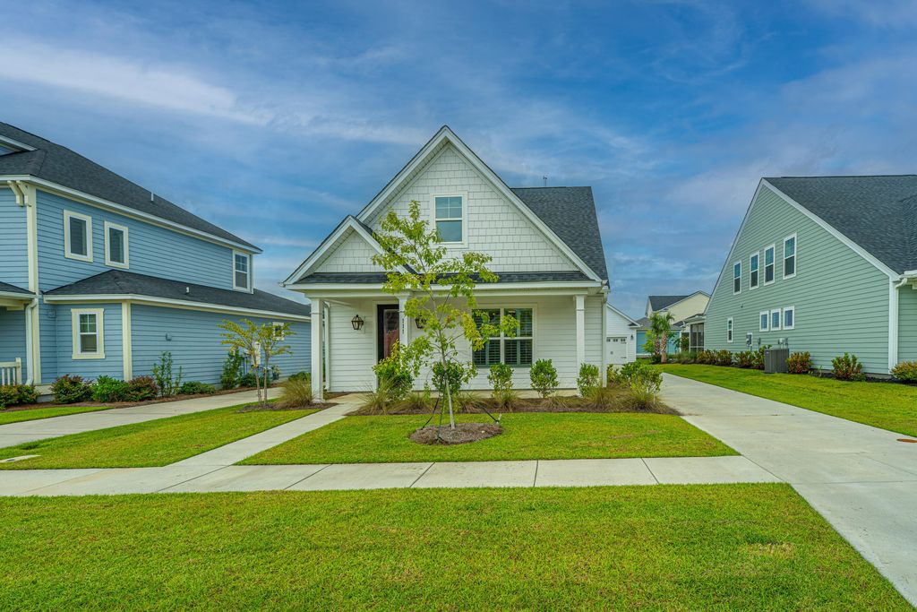 111 Hewitt Street, Summerville, SC 29486