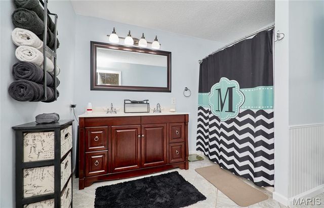 49 Savoy Drive, Lake St Louis, MO 63367