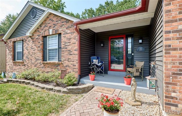 49 Savoy Drive, Lake St Louis, MO 63367