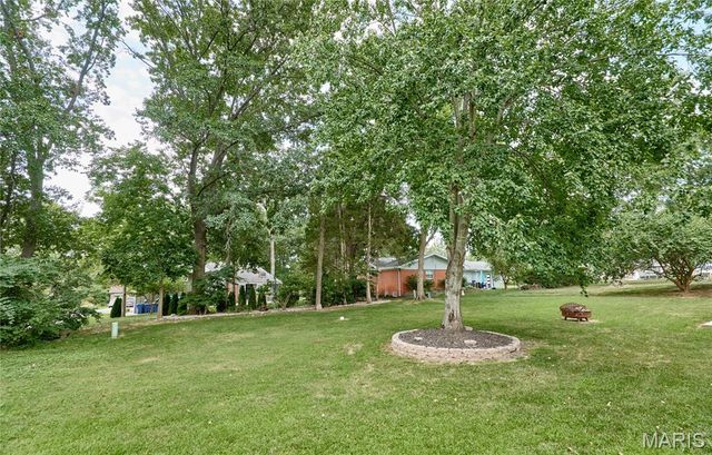 49 Savoy Drive, Lake St Louis, MO 63367