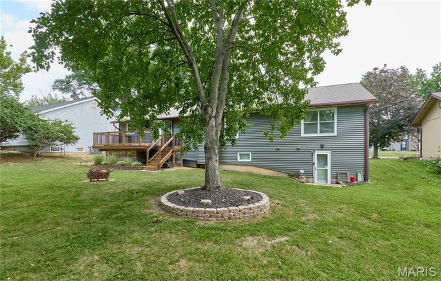 49 Savoy Drive, Lake St Louis, MO 63367