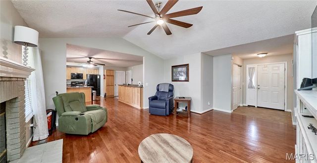 49 Savoy Drive, Lake St Louis, MO 63367