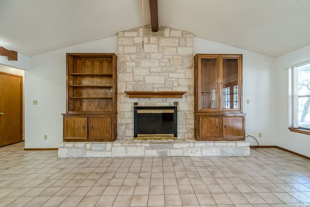 2701 Dees St, San Marcos, TX 78666