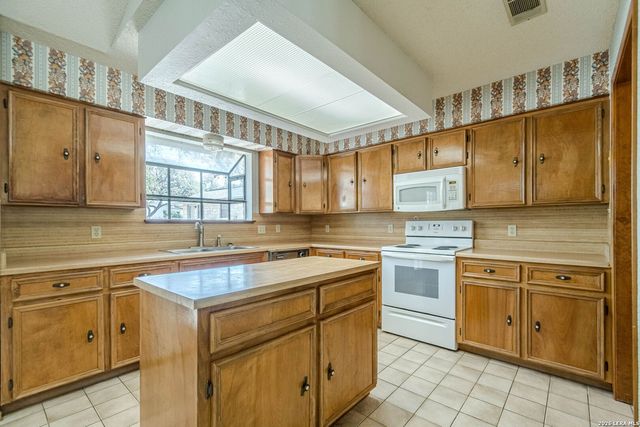 2701 Dees St, San Marcos, TX 78666