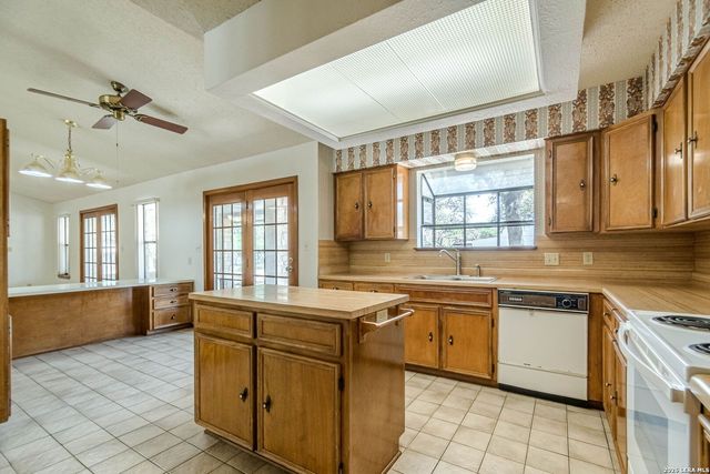 2701 Dees St, San Marcos, TX 78666