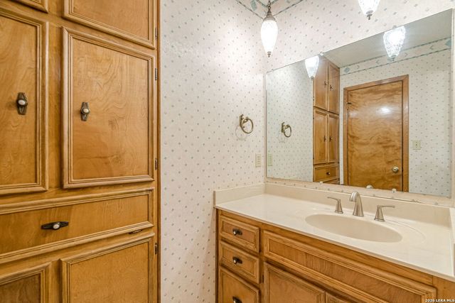 2701 Dees St, San Marcos, TX 78666